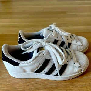 Girls Adidas Superstar Sneakers size 4.5